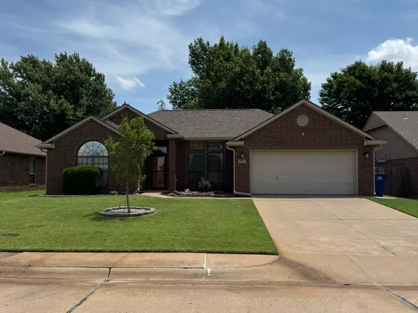 221 S Abbey Ln, Stillwater, OK 74074