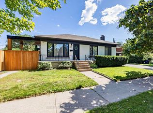 25 Treeview Dr, Toronto, ON M8W4B8