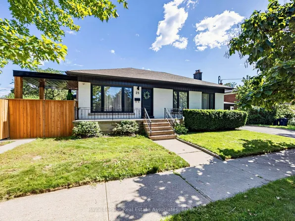 25 Treeview Dr, Toronto, ON M8W 4B8