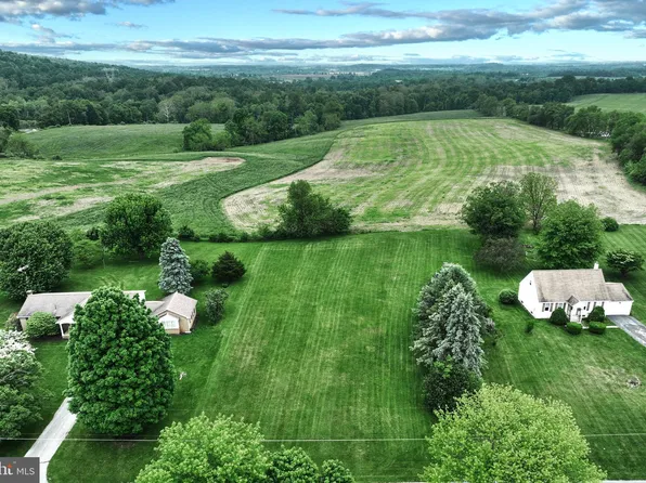 38 Flohrs Church Rd, Biglerville, PA 17307