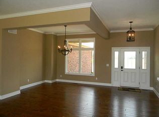 5650 Mockingbird Ln, Greenwood, IN 46143