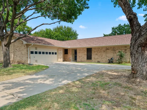 3804 Yellowstone Pl, Denton, TX 76209