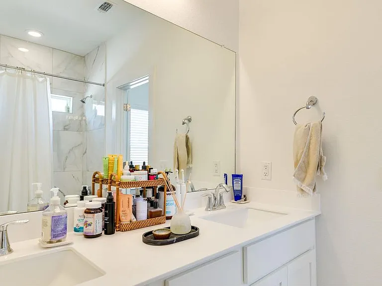 8801 Looksee Ln — Photo 15