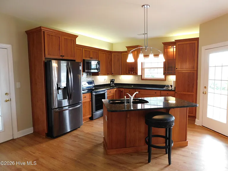 107 Beacon St — Photo 3