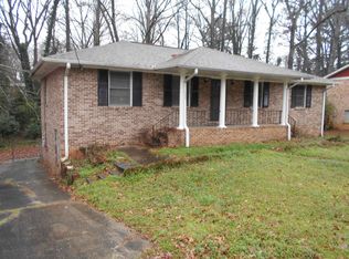 6037 Winview Dr, Forest Park, GA 30297