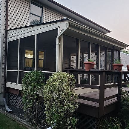 Screened in rear porch