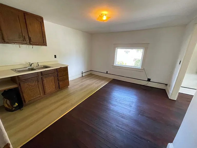 1010 Washington St — Photo 2
