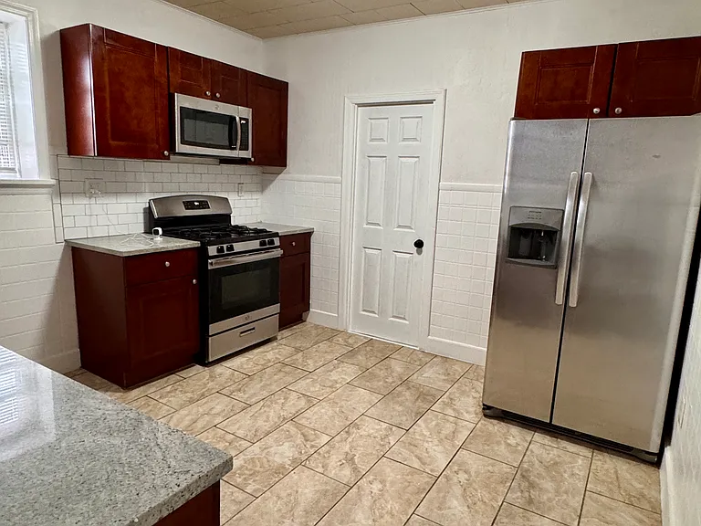 181 Princeton Ave #3 — Photo 1