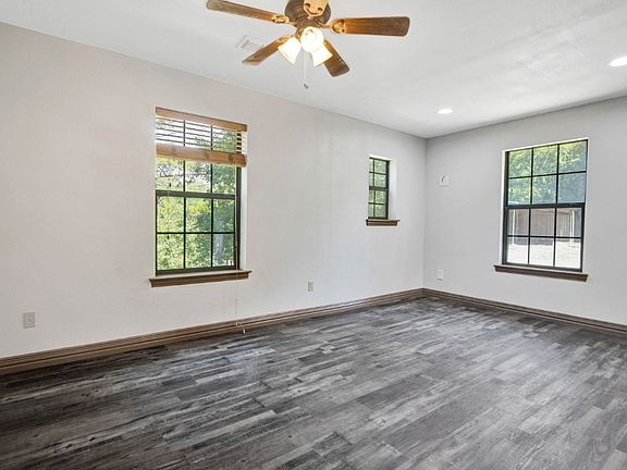 4th image of 306 Homesite Rd