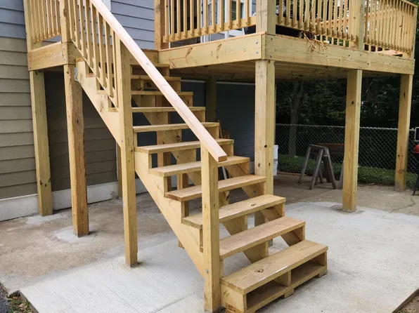 2215 Gerald Ct, Louisville, KY 40218