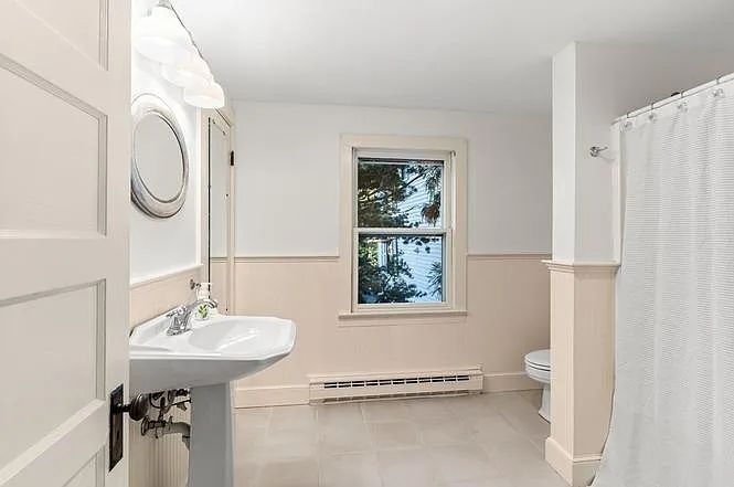 2 bed, 2.5 bath, 1656 sqft, $3,850 — Photo 4