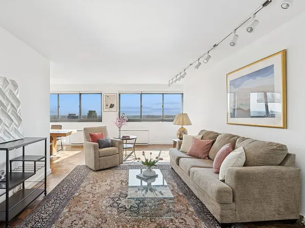 1725 York Ave APT 33E, New York, NY 10128