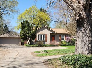 48 S Hospital Rd, Waterford, MI 48327