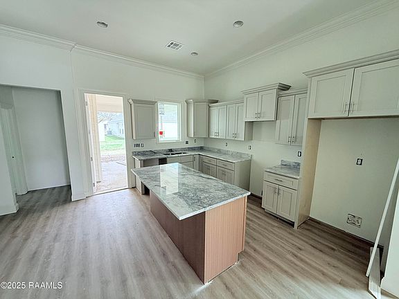 2nd image of 211 Berchman Oaks Dr
