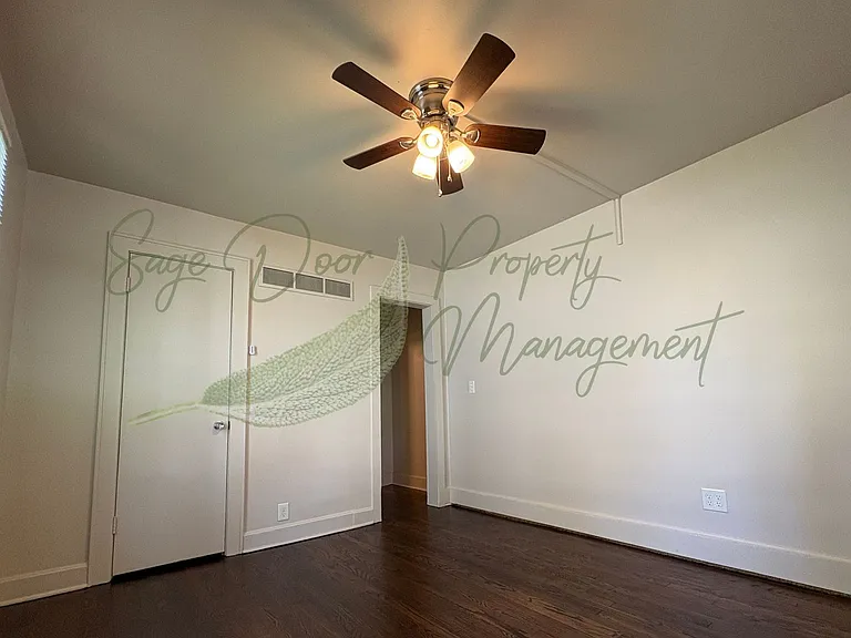 305 N Crysler Ave — Photo 16