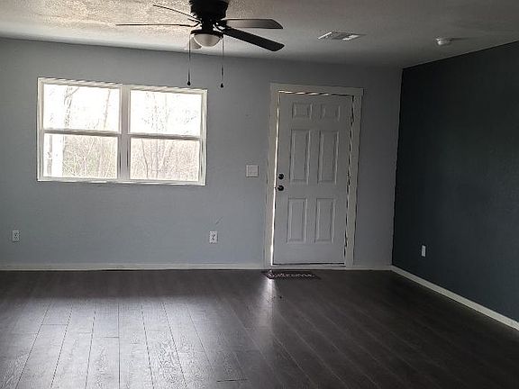 4th image of 323 S Eden Ave