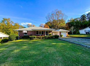 124 Moorefield Ln, Danville, VA 24541