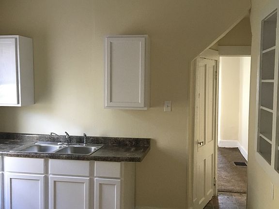 2nd image of 208 E 6th St