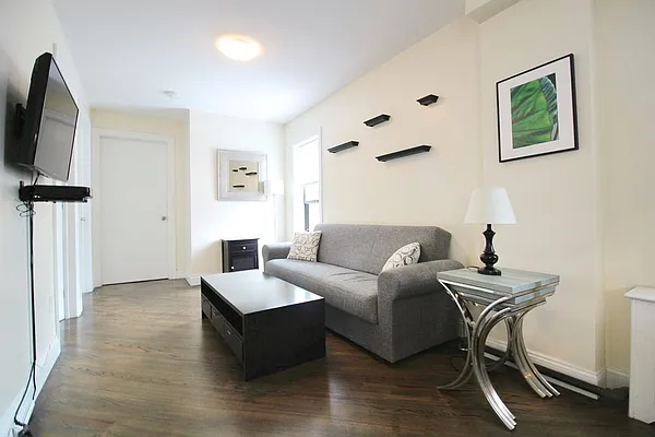 Rented by Bold New York | media 32