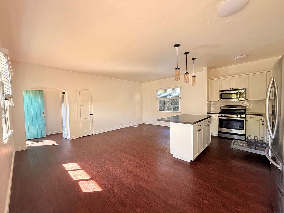 2nd image of 1406 Garden St APT 1