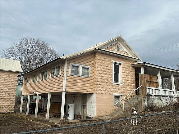 4th image of 403 N Walker St