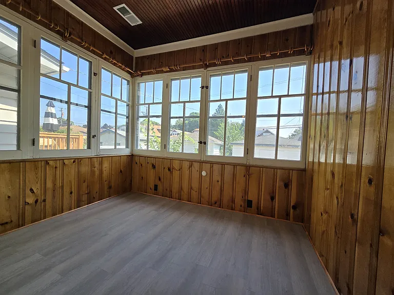4231 N Marmora Ave — Photo 9
