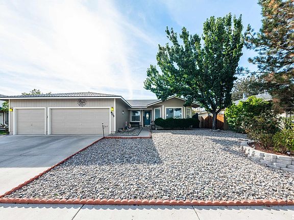 3rd image of 805 Brittany Ct