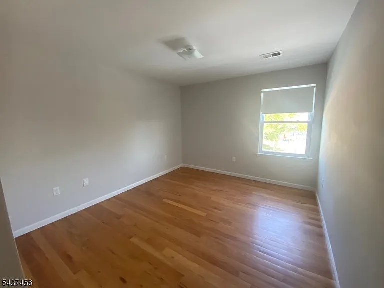 710 Court St — Photo 12