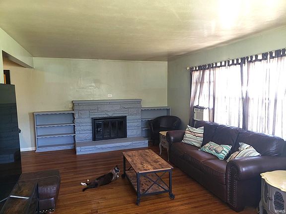 4th image of 407 Marilyn Ct
