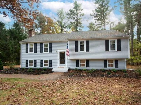 870 Temple St, Duxbury, MA 02332