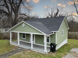 411 E 10th St, Columbia, TN 38401