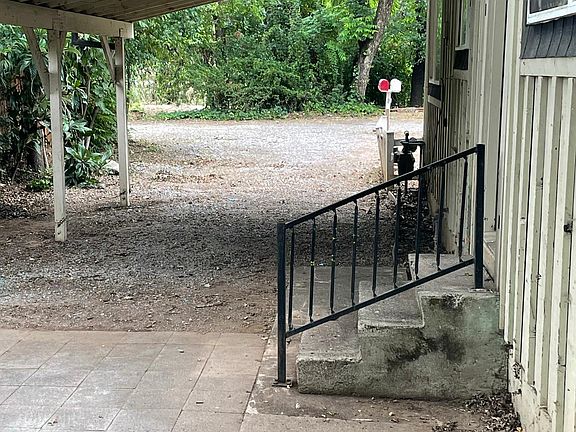 Side entry; carport for vehicles