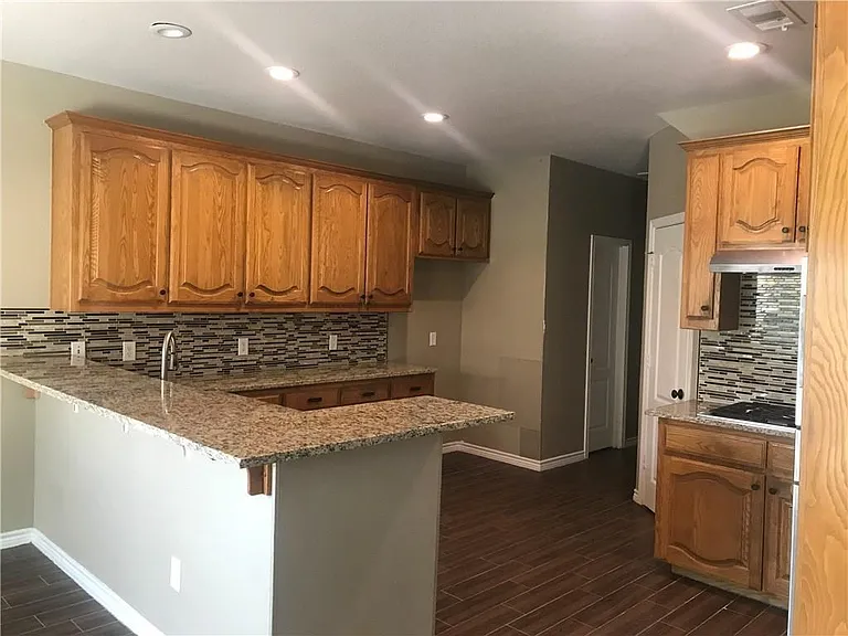 213 Longview Ct — Photo 9