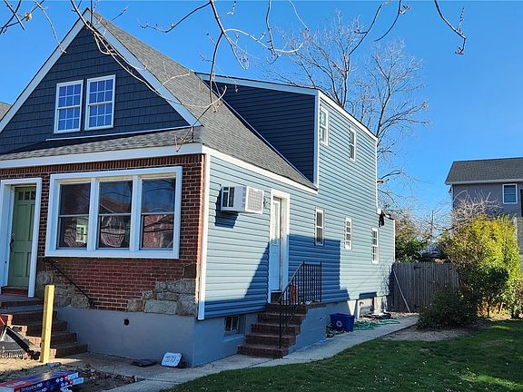 2nd image of 610B Monroe Blvd