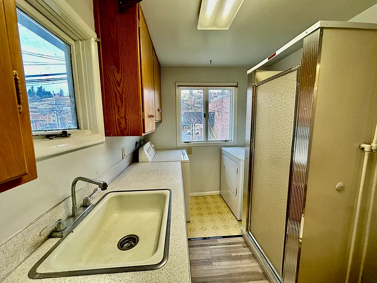 204 S Mill St — Photo 17