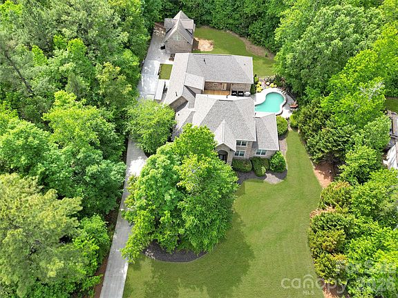 5th image of 1023 Trinity Ridge Pkwy
