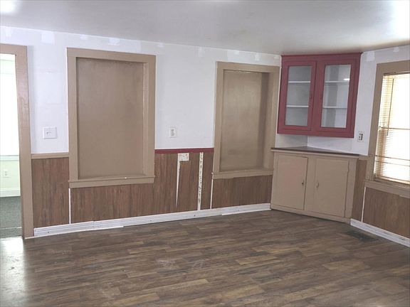 4th image of 63 West Spring Street