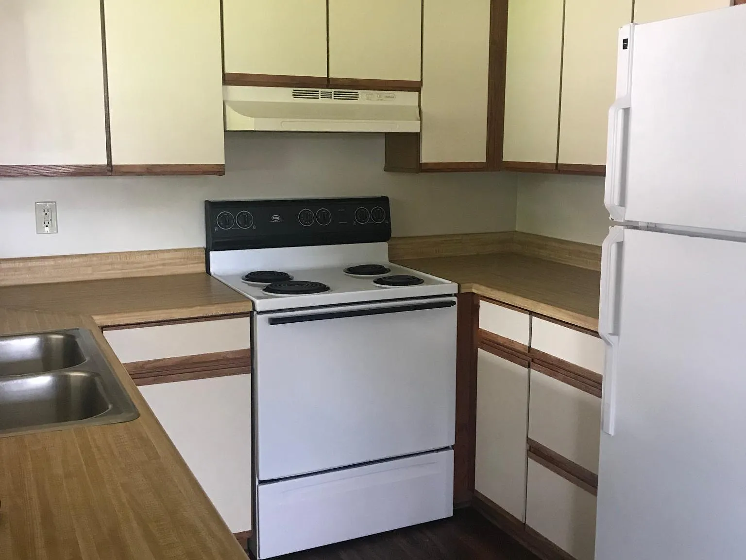 2 bed, 832 sqft, $1,700 — Photo 2