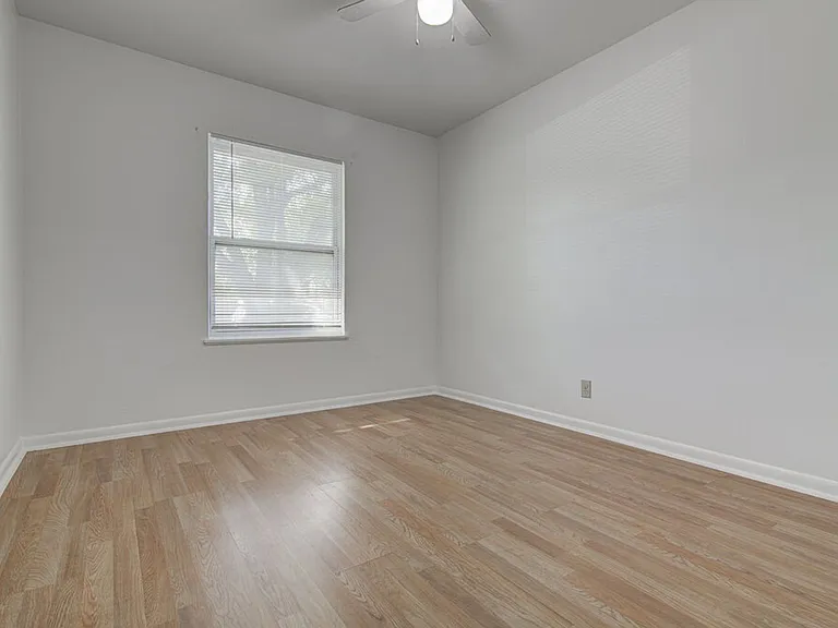 8406 Burrell Dr — Photo 10