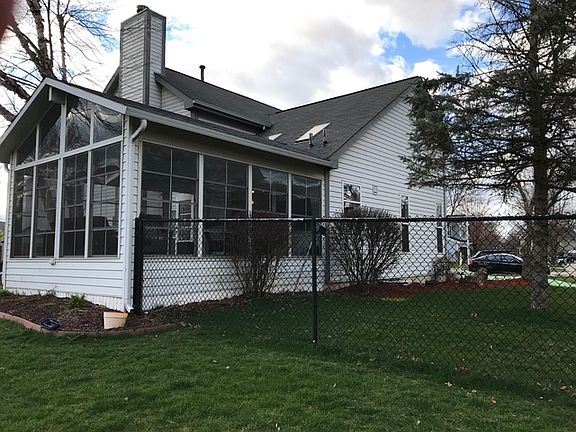 3rd image of 1095 Old Creek Ct