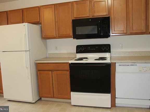 5th image of 105 Nicoles Ct #176
