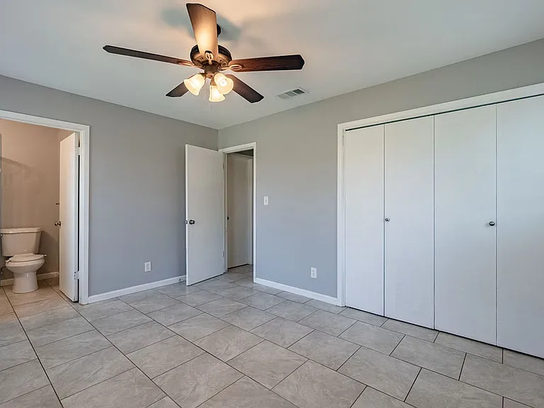 310 E Grady Dr — Photo 8