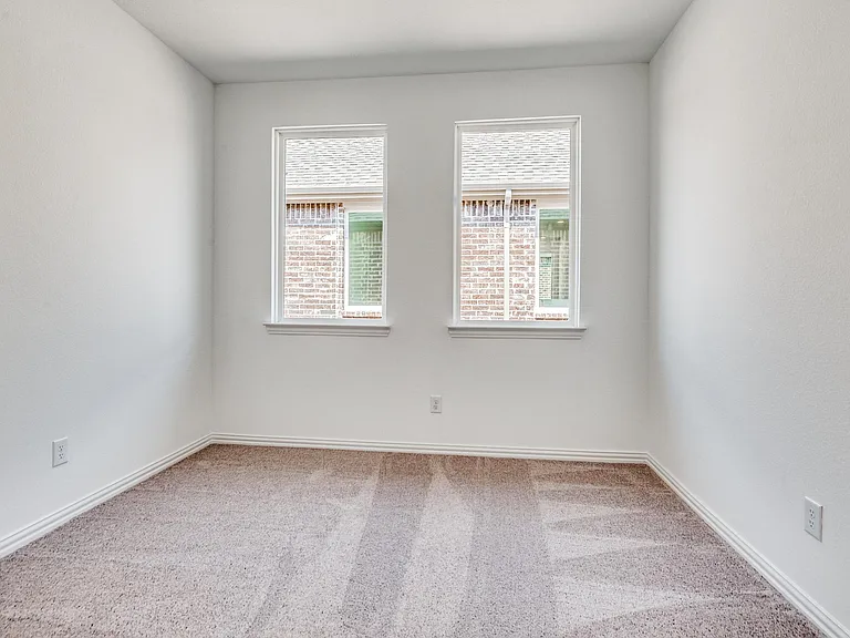 6205 Queens Path — Photo 23