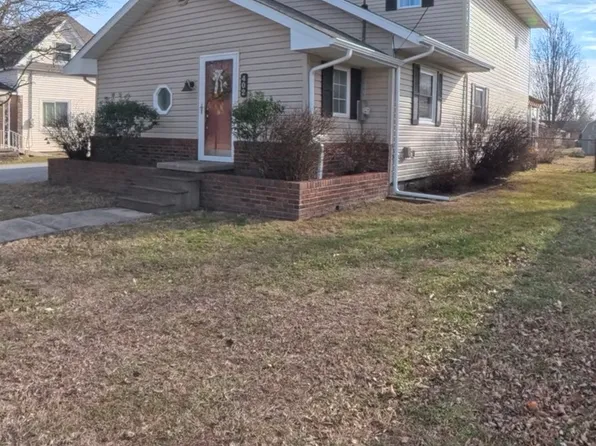 402 E Belleville Ave, Christopher, IL 62822