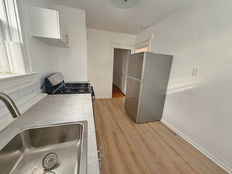 724 Heman Ave #1 — Photo 6
