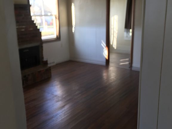 5th image of 309 New York Ave