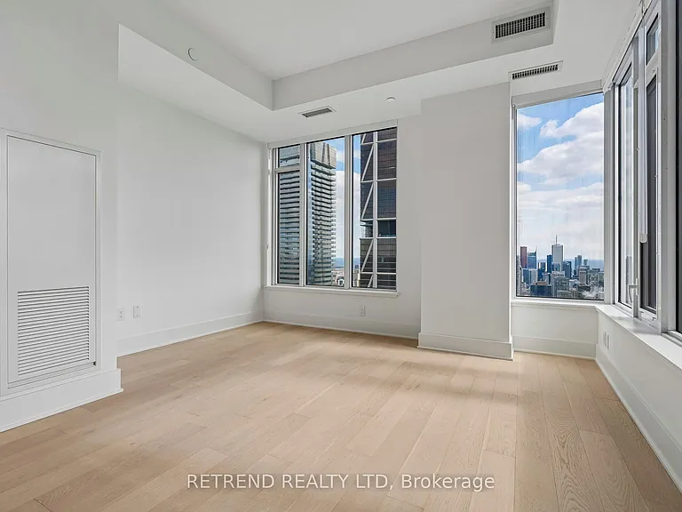 11 Yorkville Ave #5709 — Photo 37