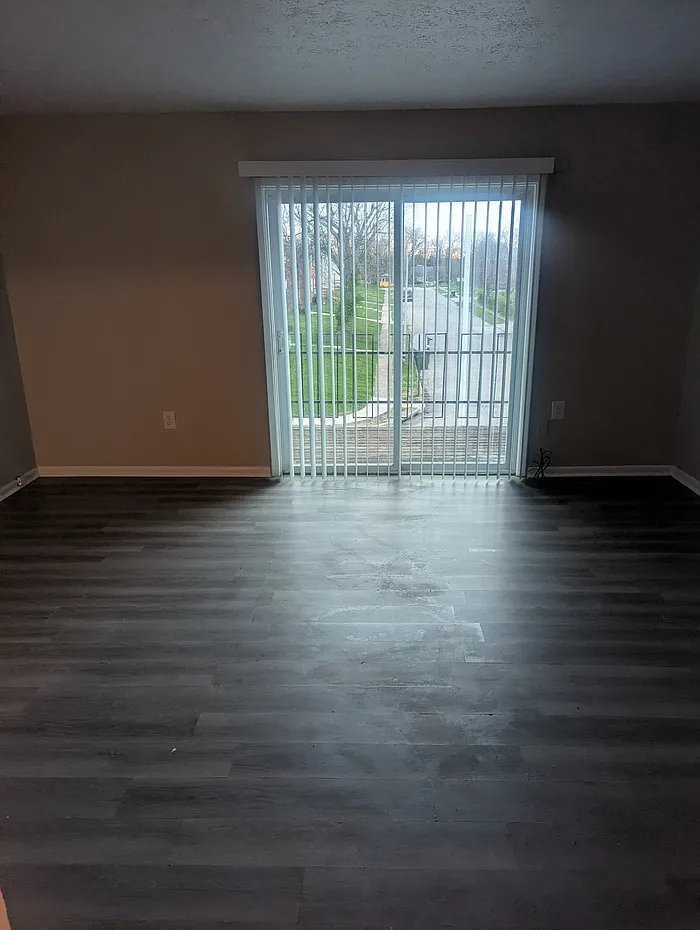 2 bed, 1.0 bath, 750 sqft, $1,000 — Photo 1
