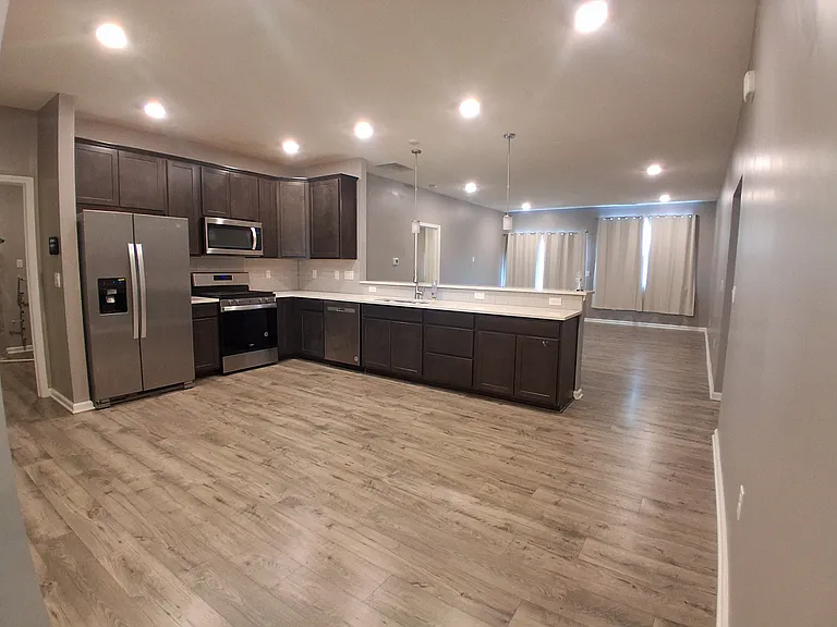 Eat-in Kitchen