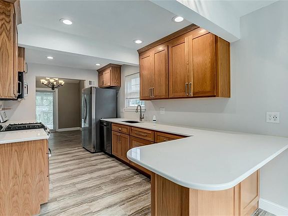 4th image of 12560 W 82nd Ter